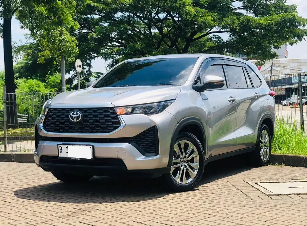 Zenix G Hybrid low km