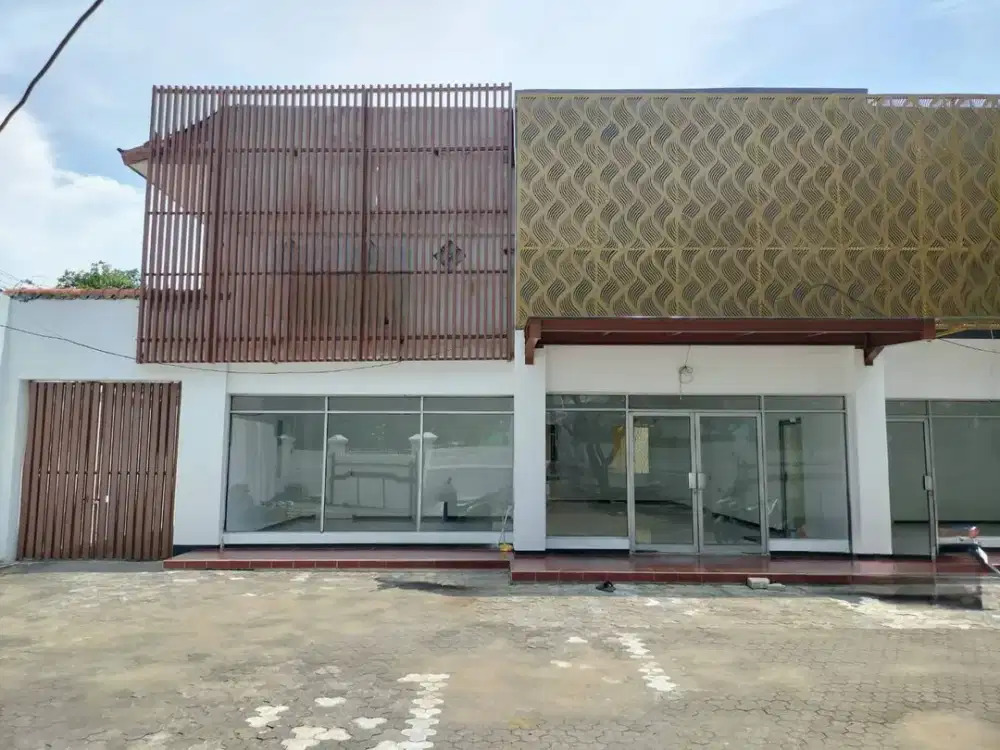 BANGUNAN DI RAYA GUBENG AREA KOMERSIAL, PUSAT KOTA
