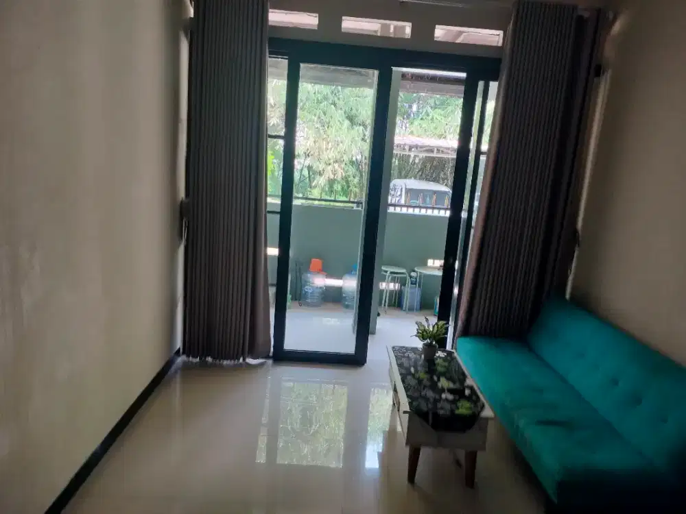 Di jual sebuah rumah lokasi strategis di kota Depok