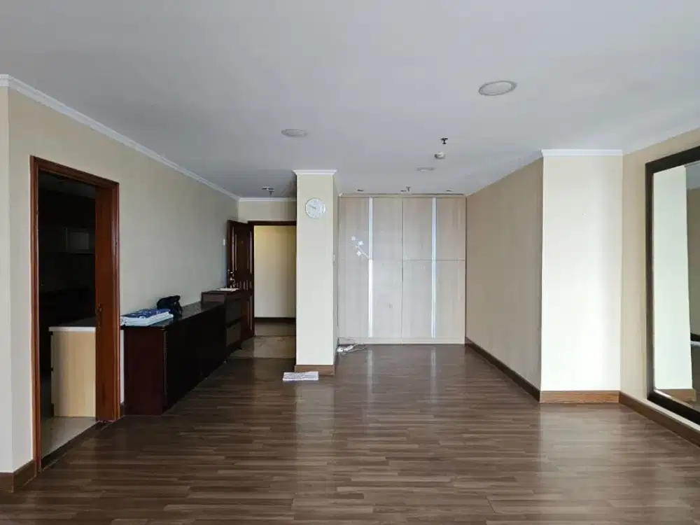 Jual Cepat!!! Apartemen Bumimas 143 meter - 3 kamar - 1,35 M