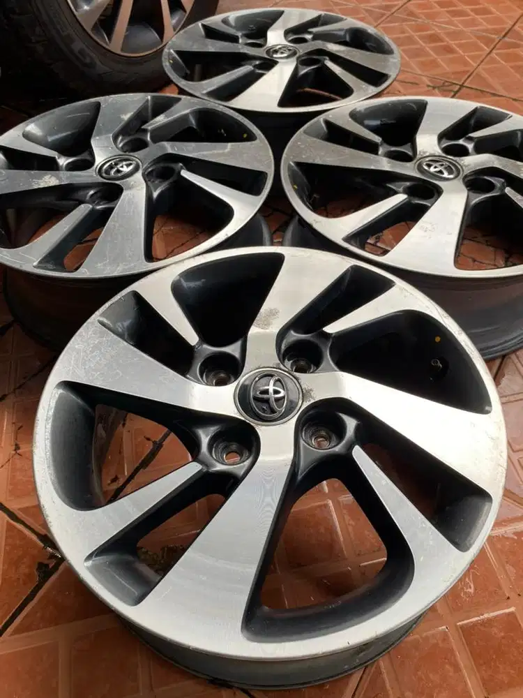 Velg Avanza Veloz R15