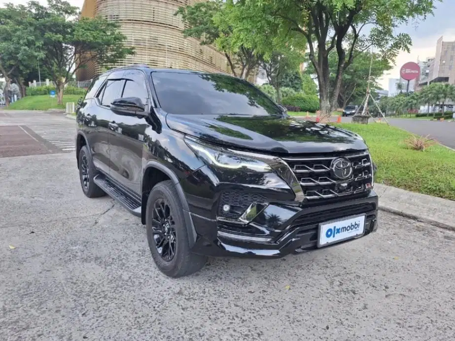LOW DP Toyota Fortuner 2.8 4x2 GR Sport DSL Solar-AT 2022 SJH