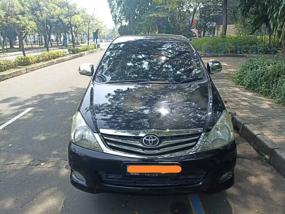 Toyota Kijang Innova 2004 Bensin