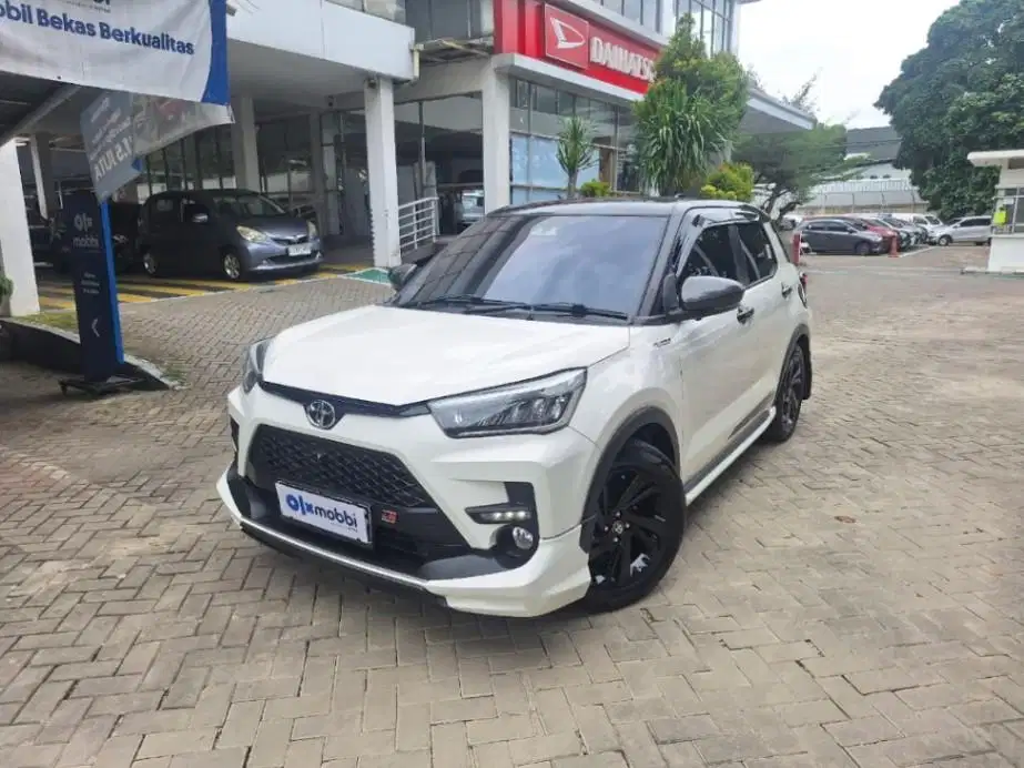LOW DP Toyota Raize 1.0 T GR SPORT TSS Two Tone Bensin-AT 2021 DFG