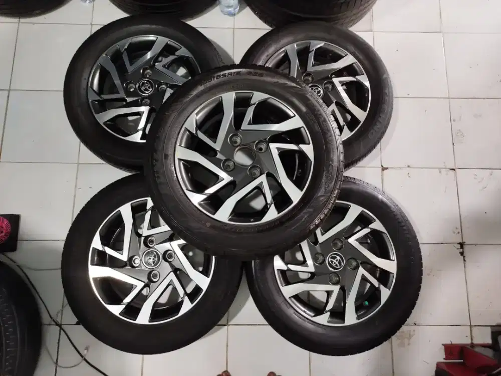 velg oem ori avanza veloz r15