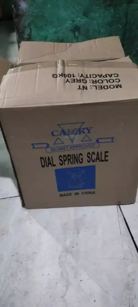 Timbangan merek Camry  capacity100kg