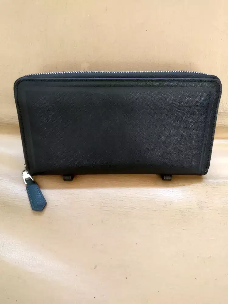 dijual dompet ada tali panjang  merk zarra