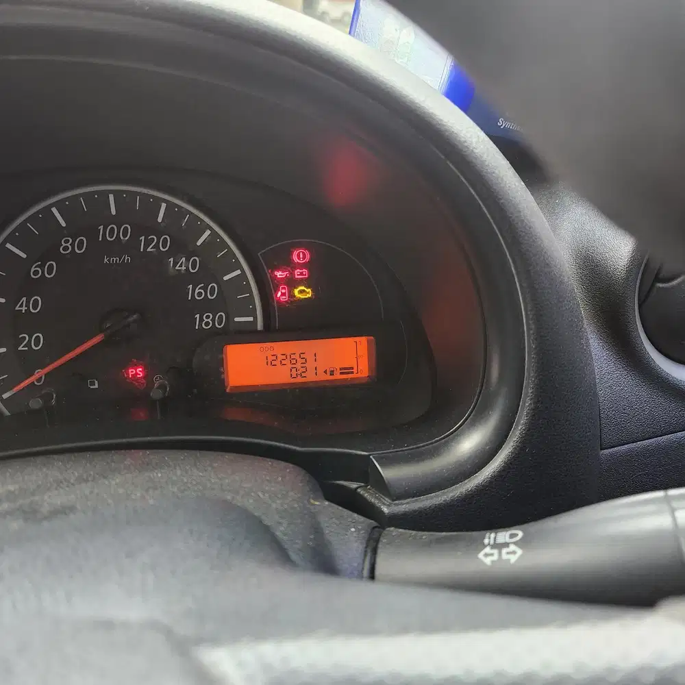 Nissan March 2012 Bensin