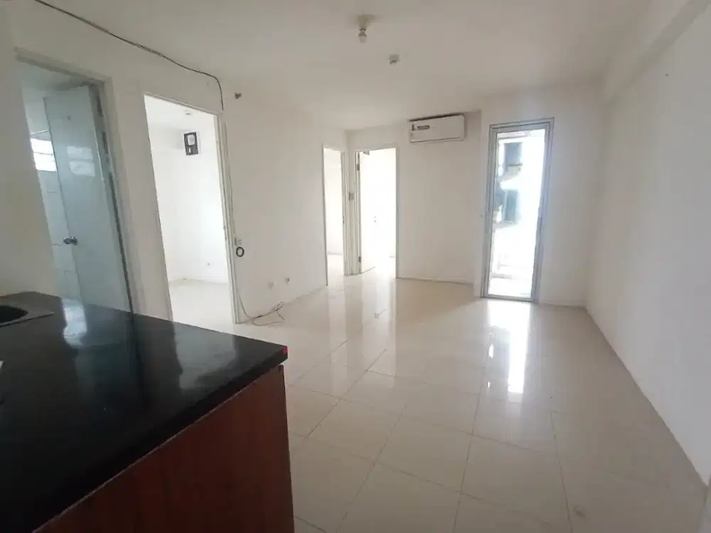 Disewakan 6 bln apt bassura 3 BR semi furnish diatas mall