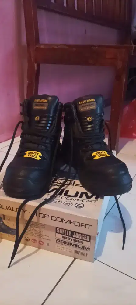 Sepatu sefty jogger premium