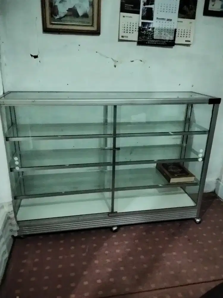 Jual cepat etalase kaca