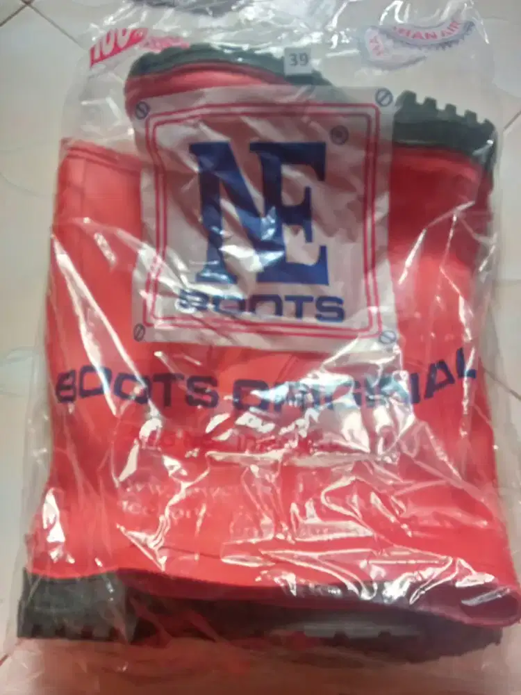 Jual sepatu bot baru new era original size 39