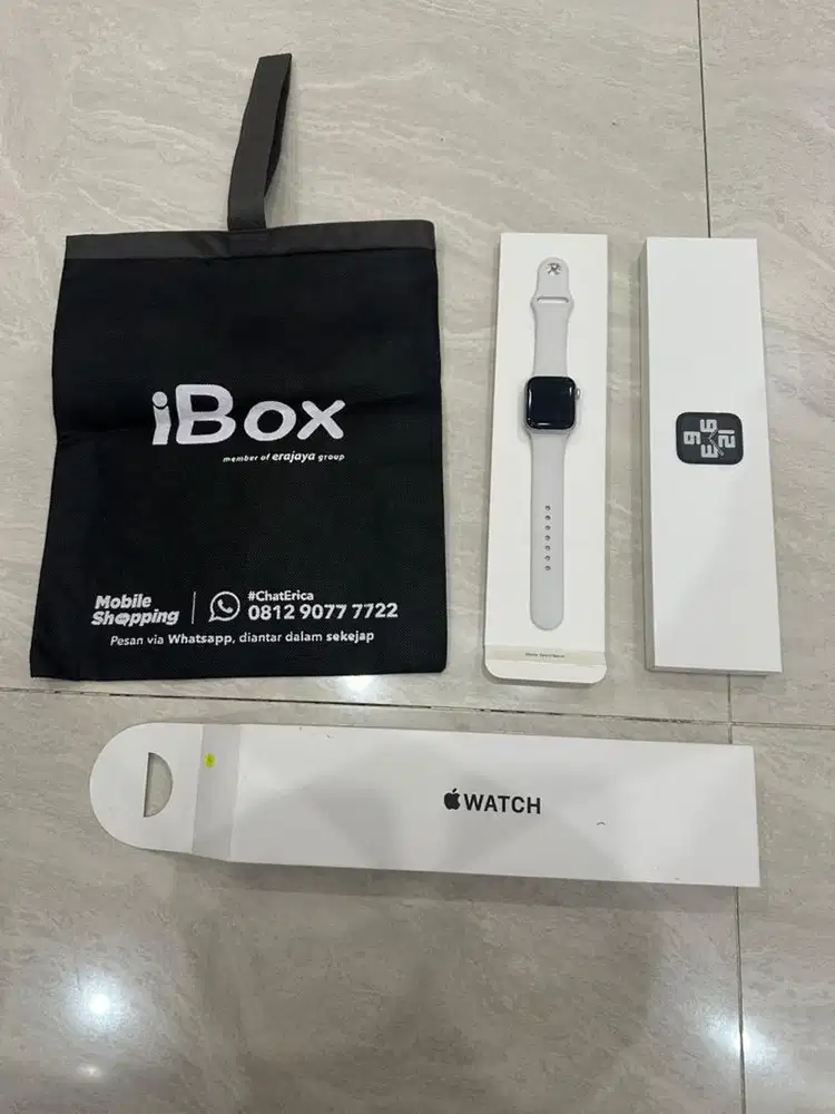 Apple Watch SE Gen 2 starlight Ibox like new