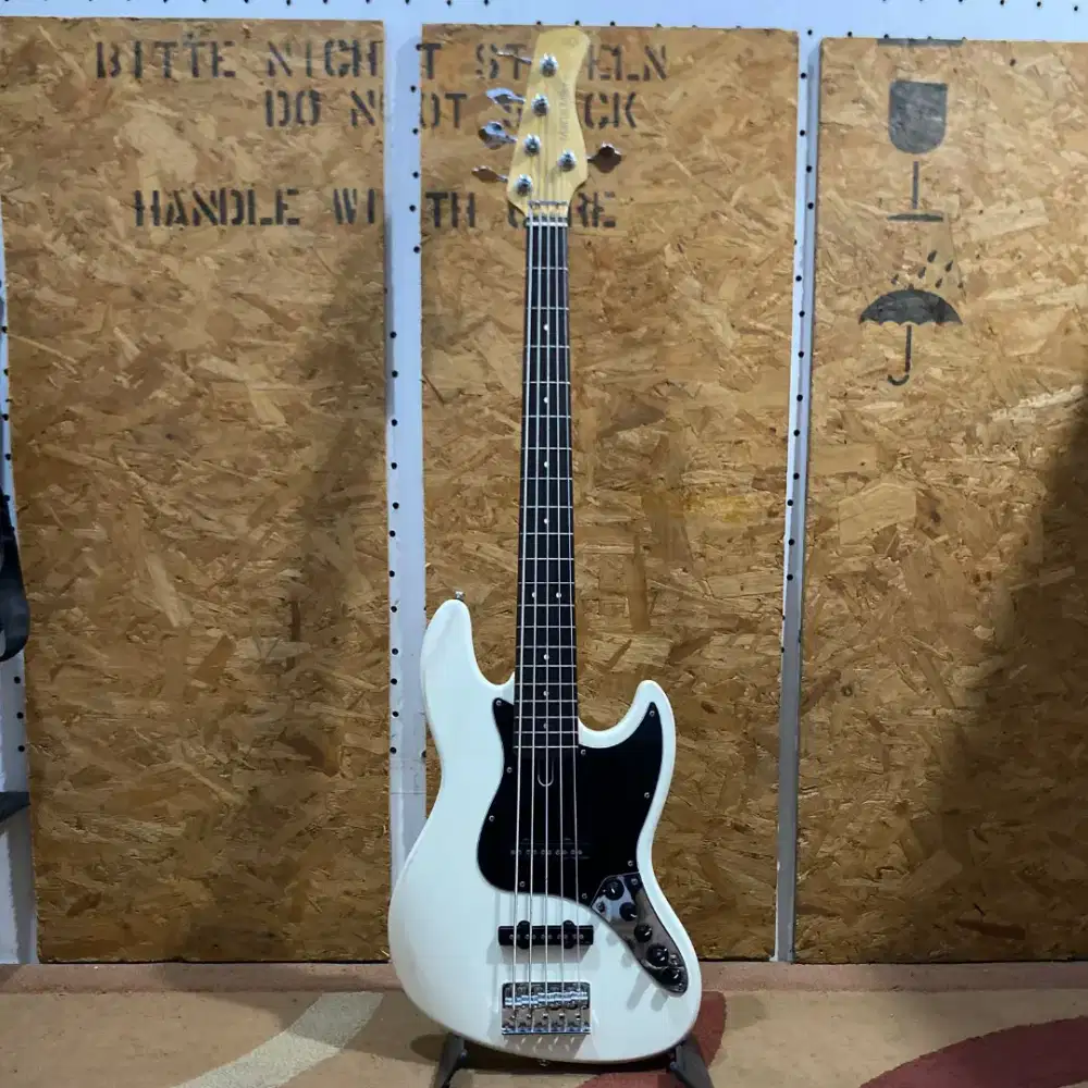 Bass Marcus Miller Sire V3 5 String Aktif Jazz bass