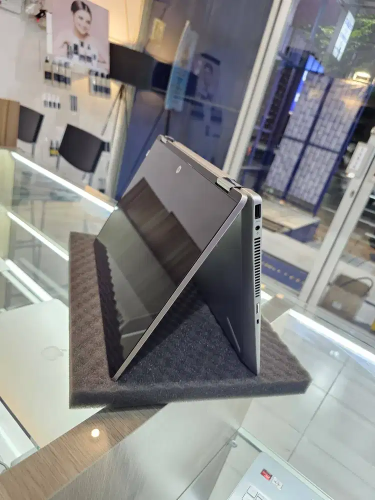 Laptop Yoga X360 Convertible ram 12