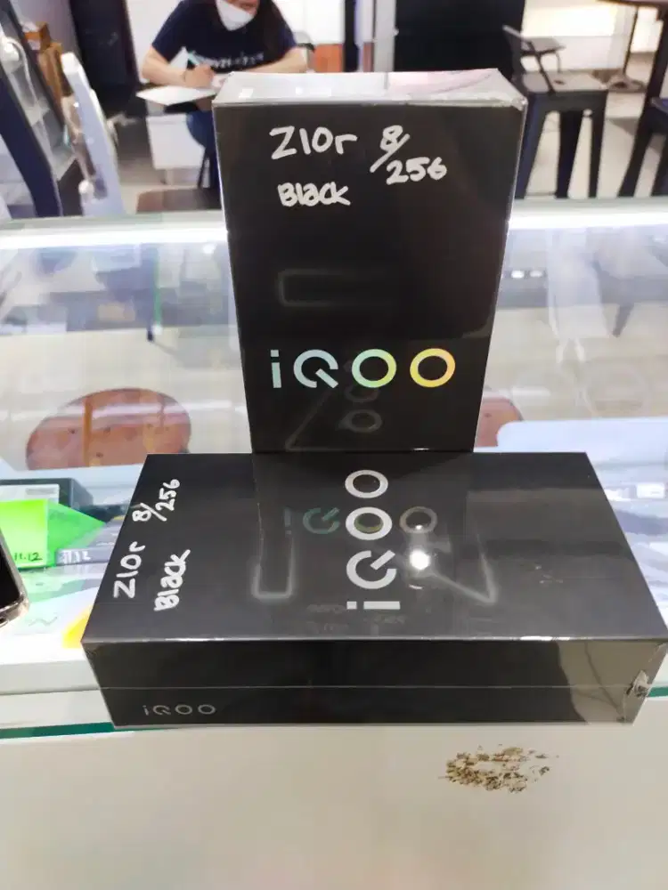 Iqoo Z10R 5g 8/256 New segel
