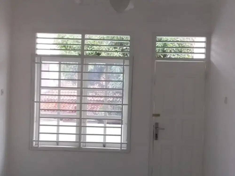 Dijual Rumah 2 Lantai dekat Senopati Kebayoran Baru - Free AC 4 Unit