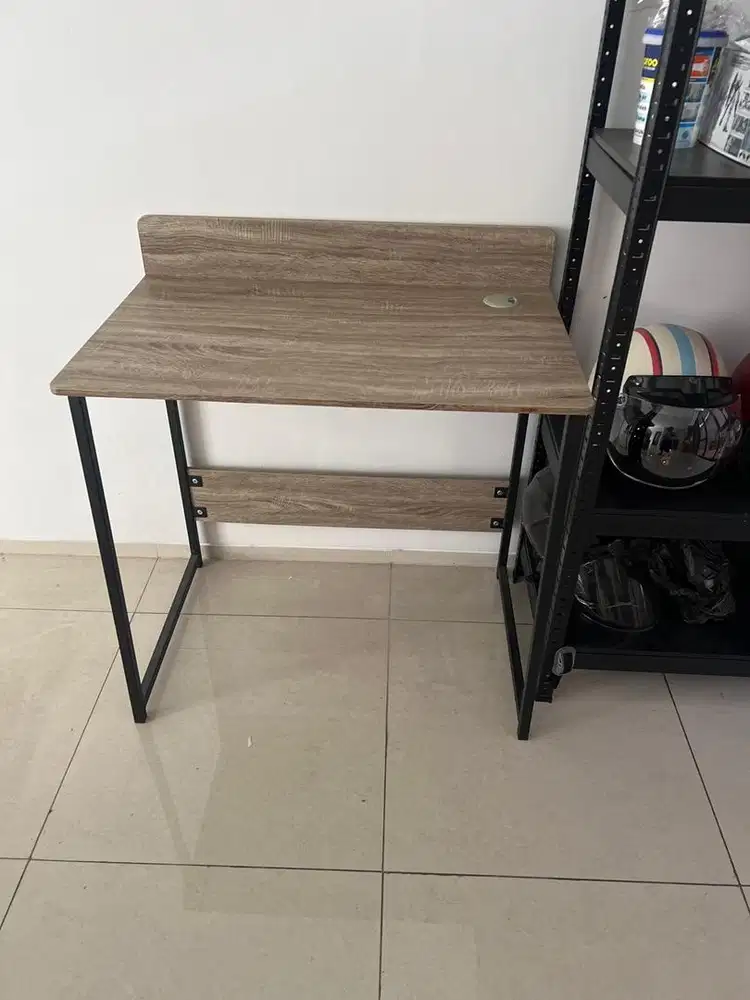 Meja Komputer / laptop