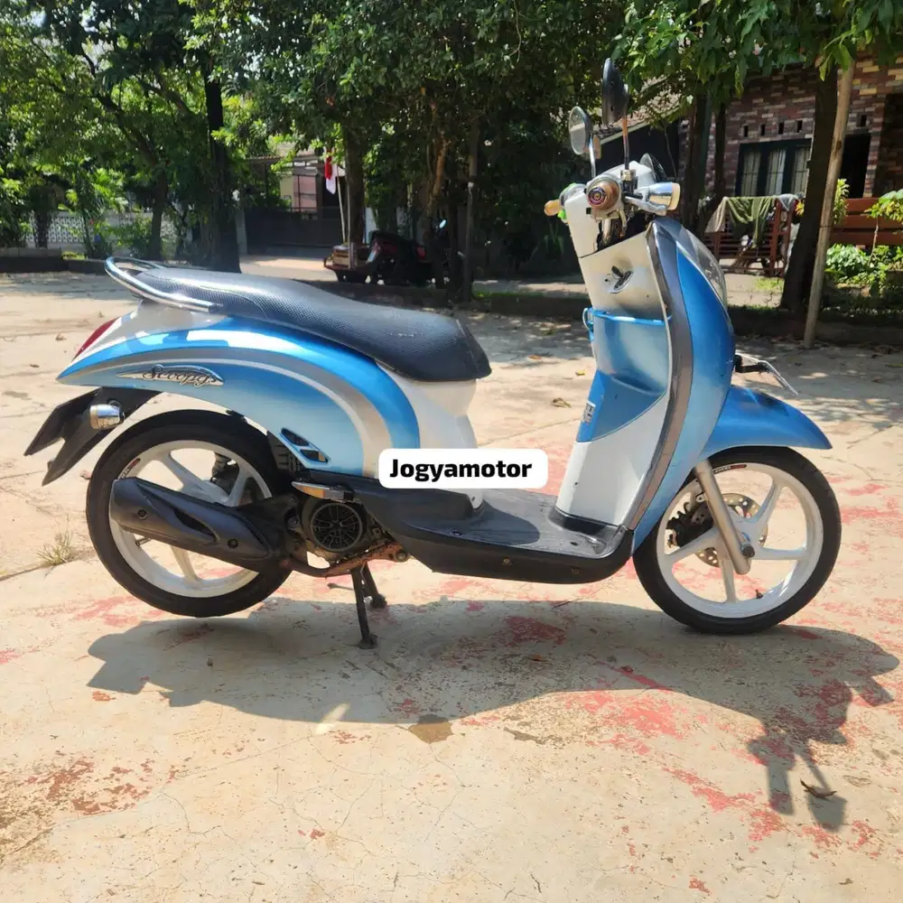 (B) honda scoopy karbu 2012