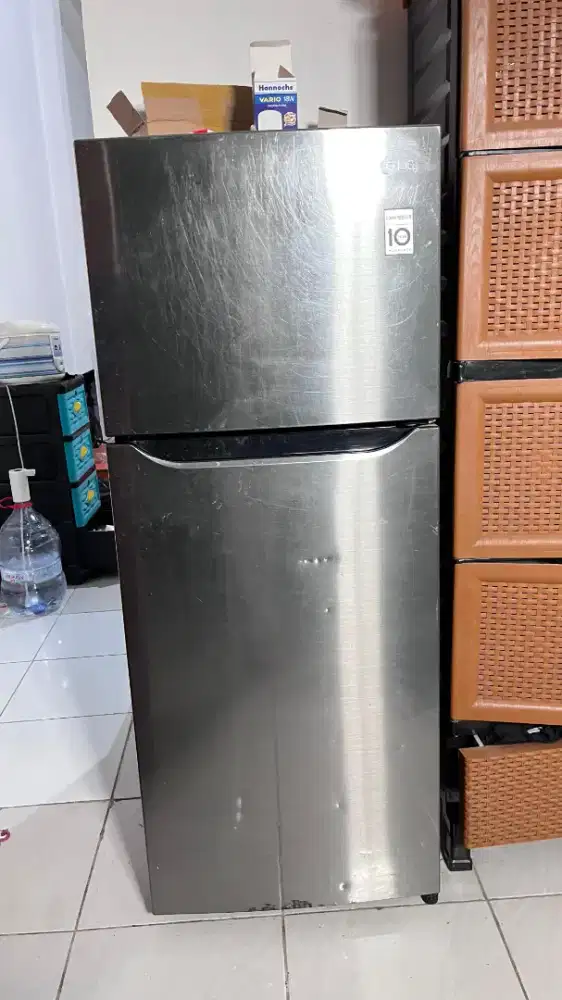 Dijual kulkas Sharp 2 pintu