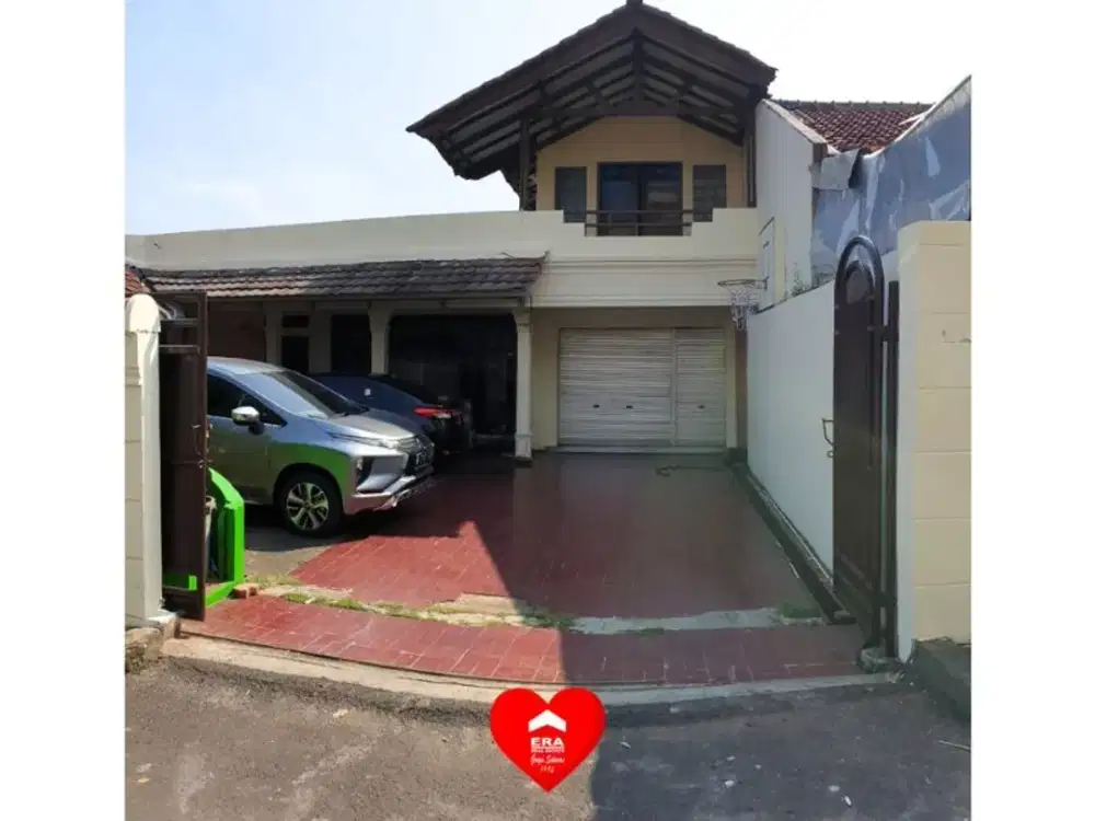 Rumah Bagus Parkir Luas di Srengseng, Jakarta Barat