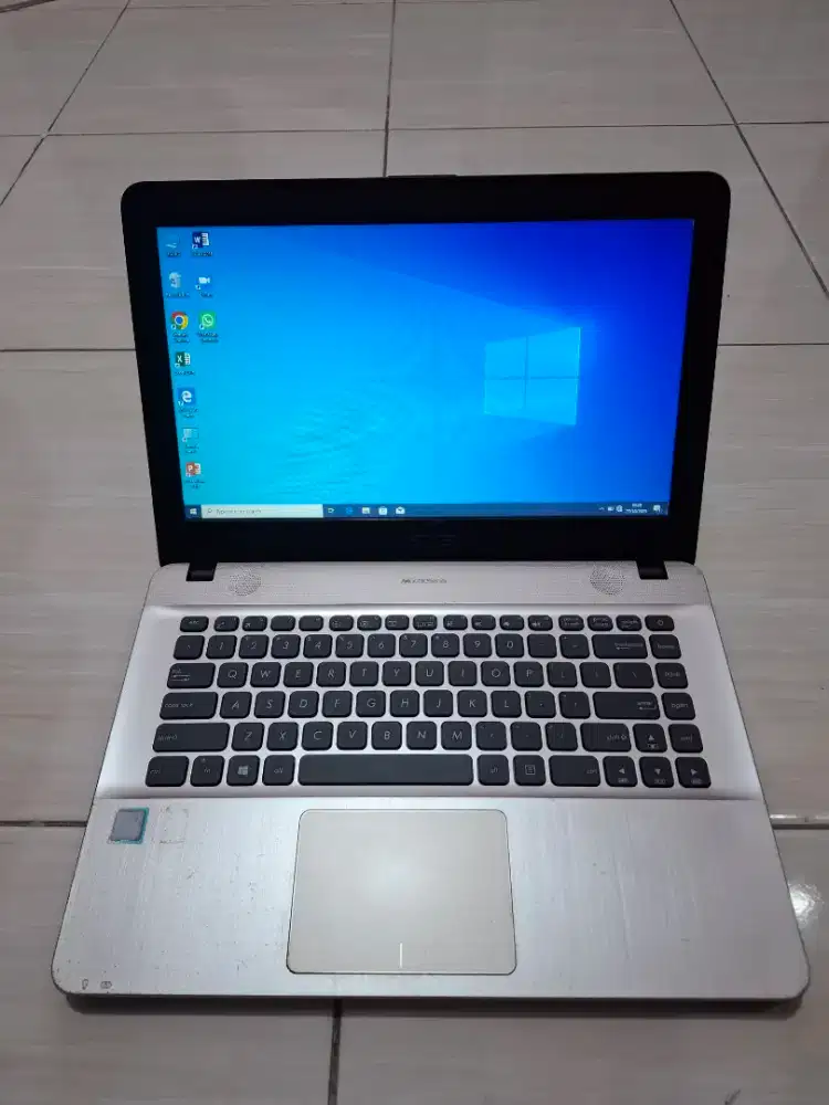 Laptop Asus Core i3 Gen 6