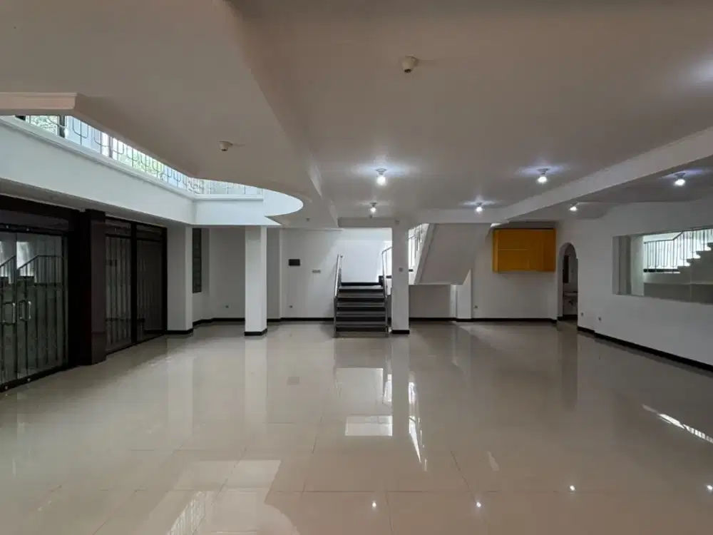 Ruko 2 Lantai Lebar muka 12m di Pasir Kaliki Bandung.