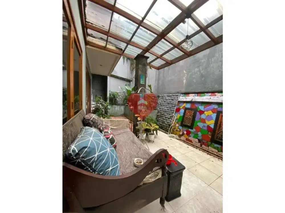 Rumah Semi Furnished di Cirendeu Raya, Ciputat, Tangerang