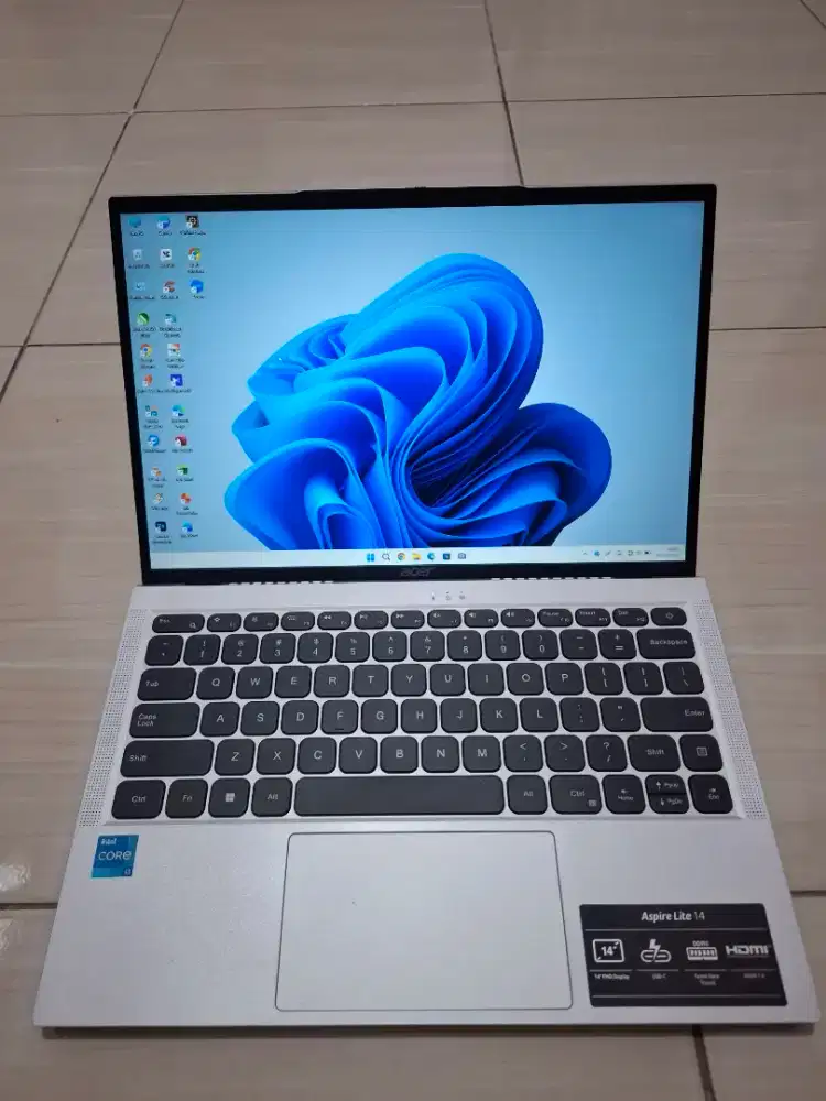 Laptop Acer Core i3 N305 Ram 8 gb Model terbaru