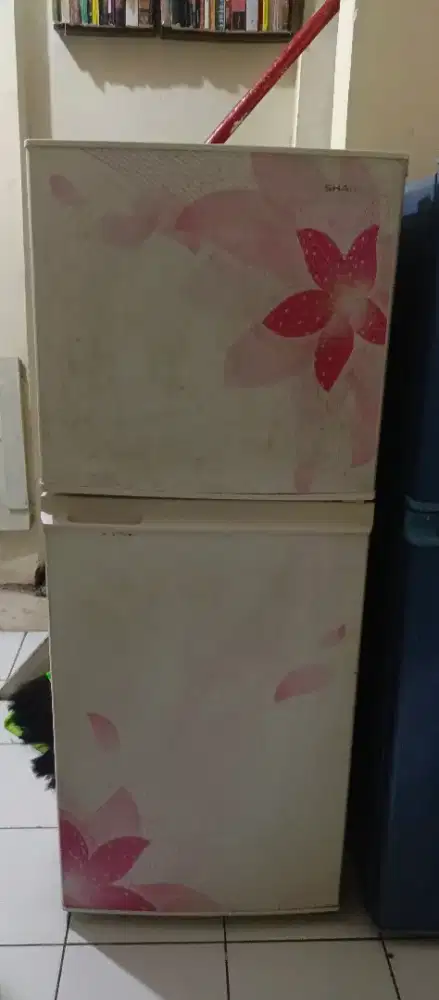 Kulkas masih nyala. Jual apa adanya 500.000