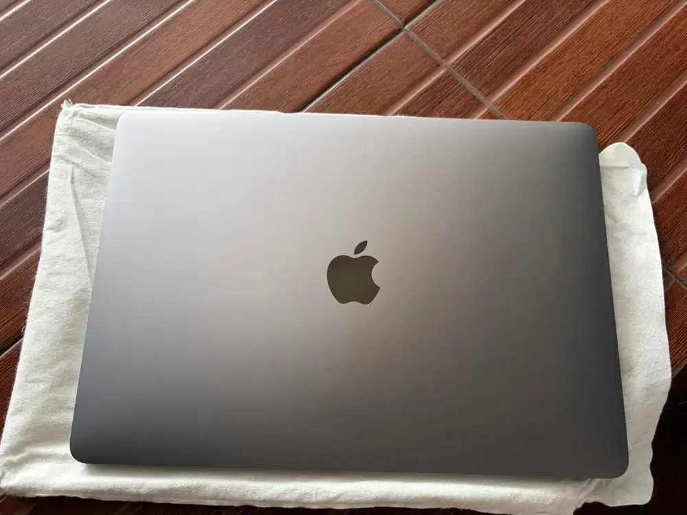 Macbook Pro 13 M1 Gress Like New