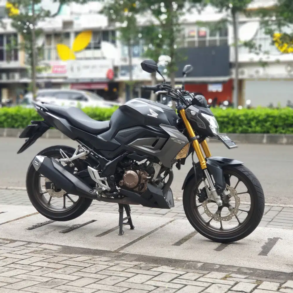 HONDA NEW CB 150R BLACK 2022 KM RENDAH PAJAK PANJANG TINGGAL JALAN