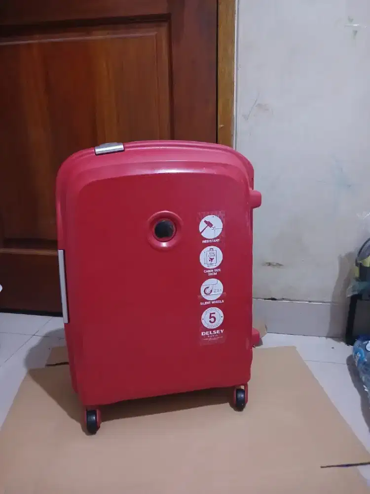 Koper Delsey cabin size