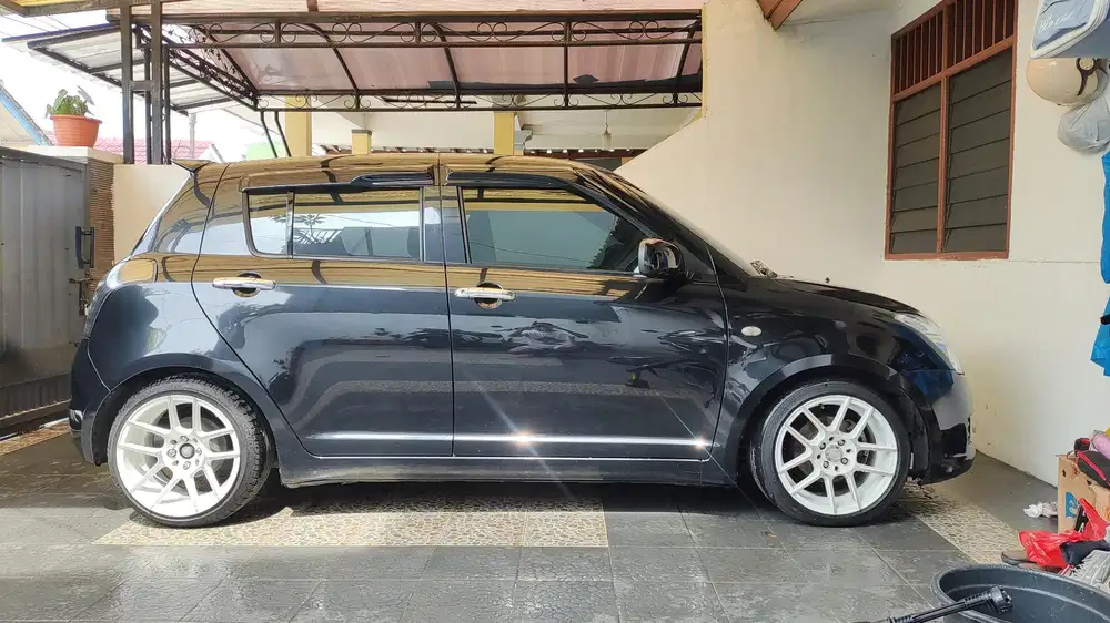 Suzuki Swift 2009 Bensin
