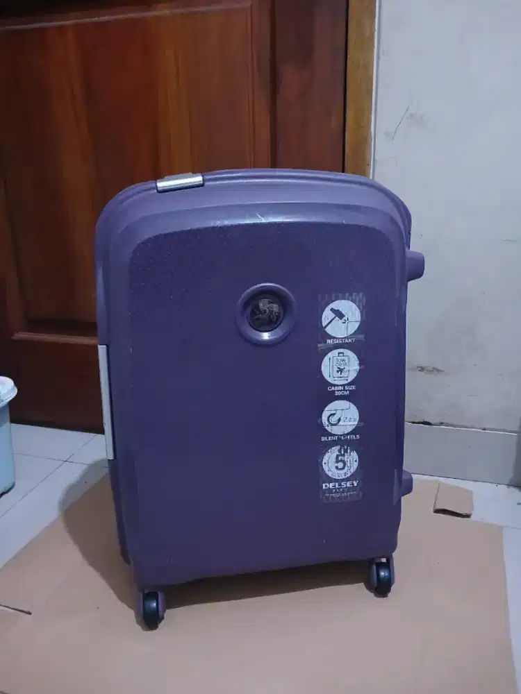 Koper Delsey cabin size