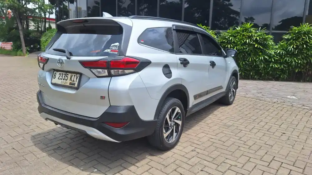 Toyota Rush GR AT 2023 Silver