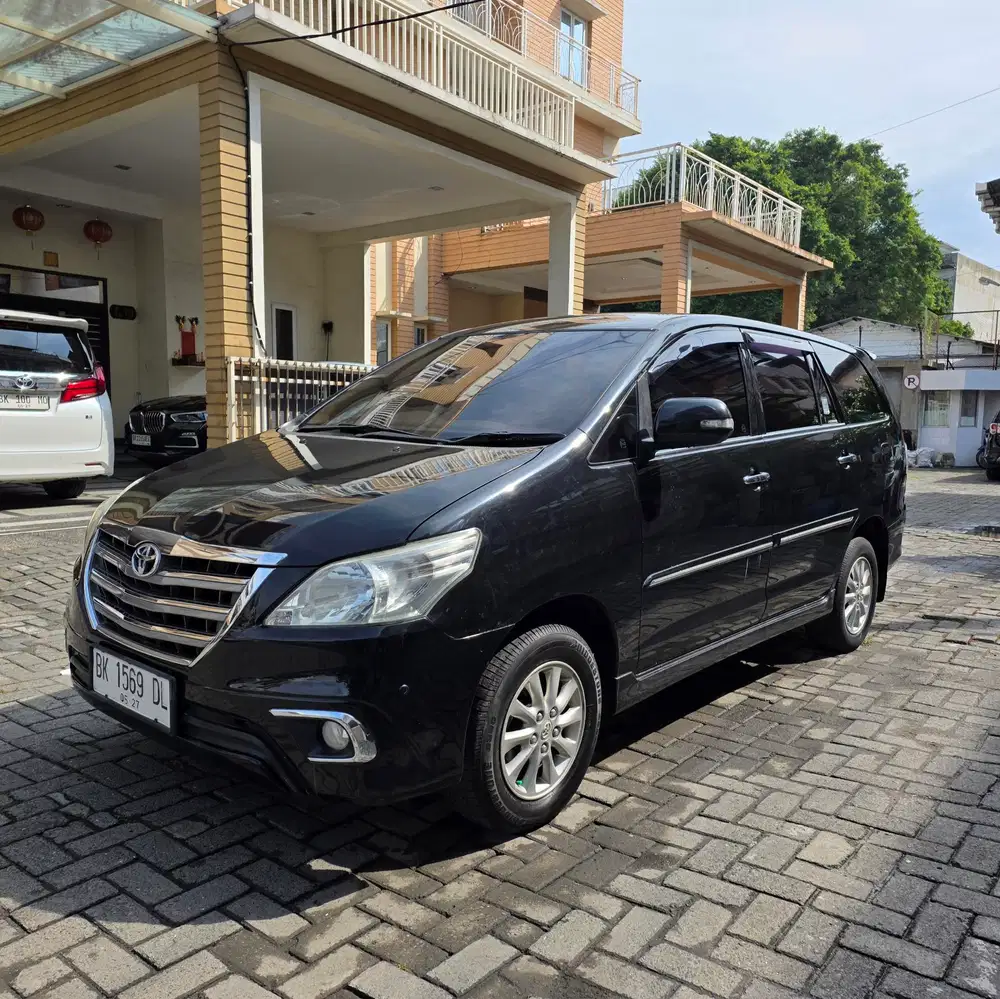 Toyota Kijang Innova 2.0 V Automatic Bensin 2014