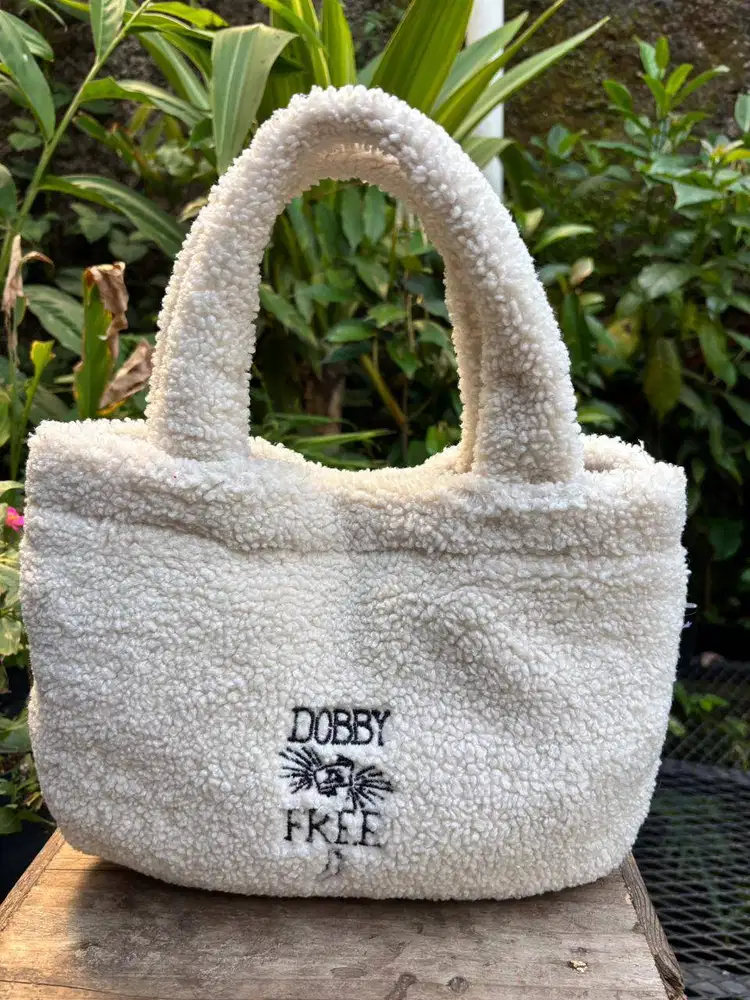 Dobby is Free Bag Ivory | Handbag Wanita Fleece |  SPAO X Harry Potter