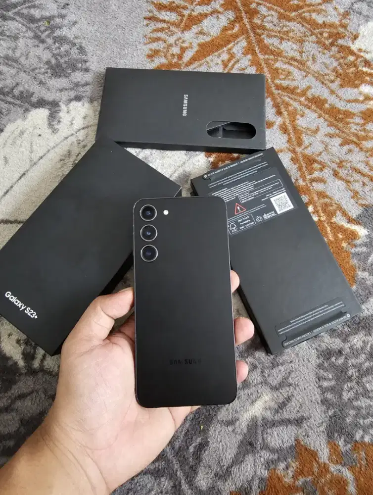 Samsung S23 plus 8/512