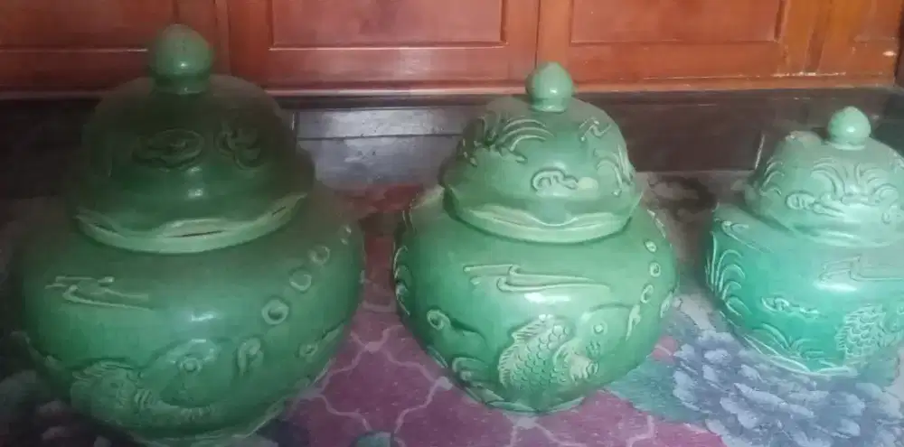 Guci keramik 1 set 3 guci Besar Sedang & kecil