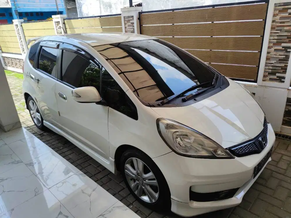 Jual Mobil Jazz RS GE 8