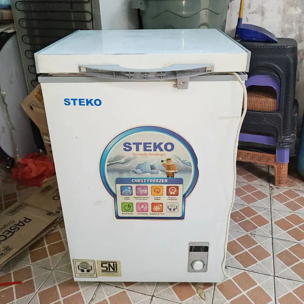 Freezer Steko 100 liter BF 110 kondisi dingin