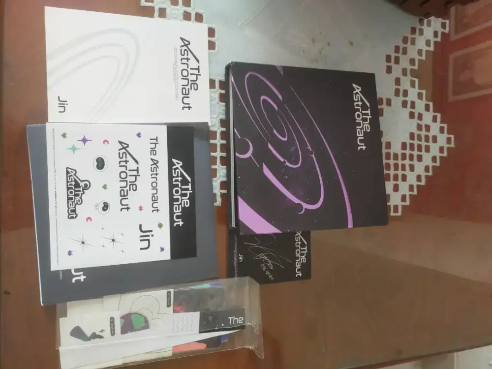 Album JIN BTS The Astronot