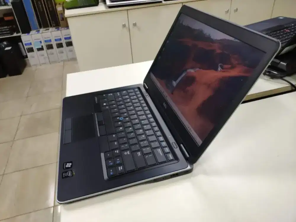 Dell Latittude E7440 Core i5-4300M Haswell Gen 4 Ram 8Gb SSD 256Gb