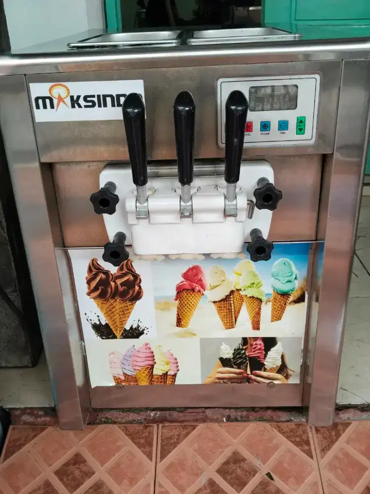 Dijual mesin es krim ice cream maksindo