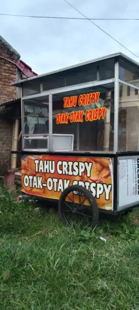Gerobak dorong tahu crispy