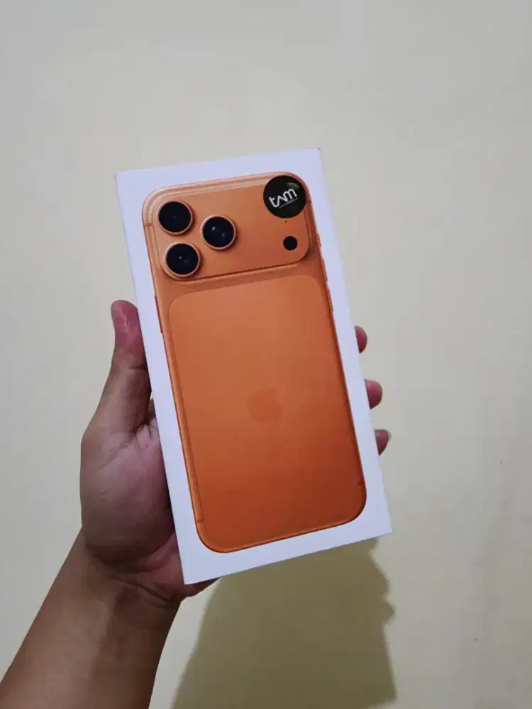 Iphone 17 promax 256 cosmic orange