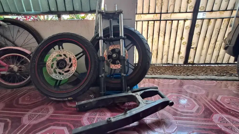 Ban Velg Arm Shockbreaker depan Vixion NVL