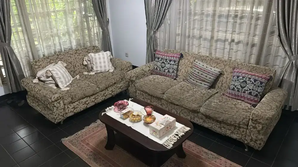 Custom sofa dan servis