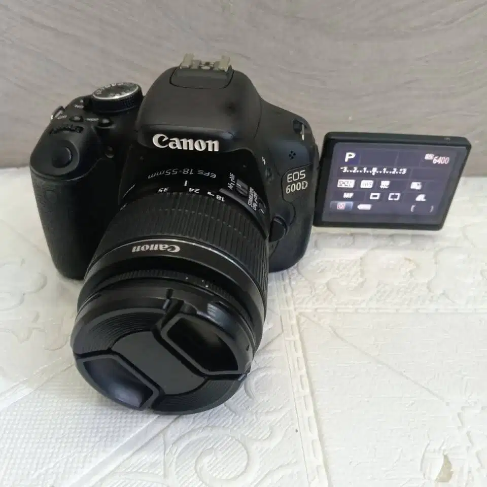 Kamera DSLR Canon 600D
